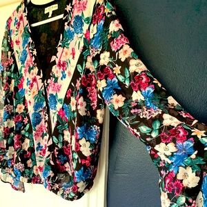 Floral boho top by GUESS